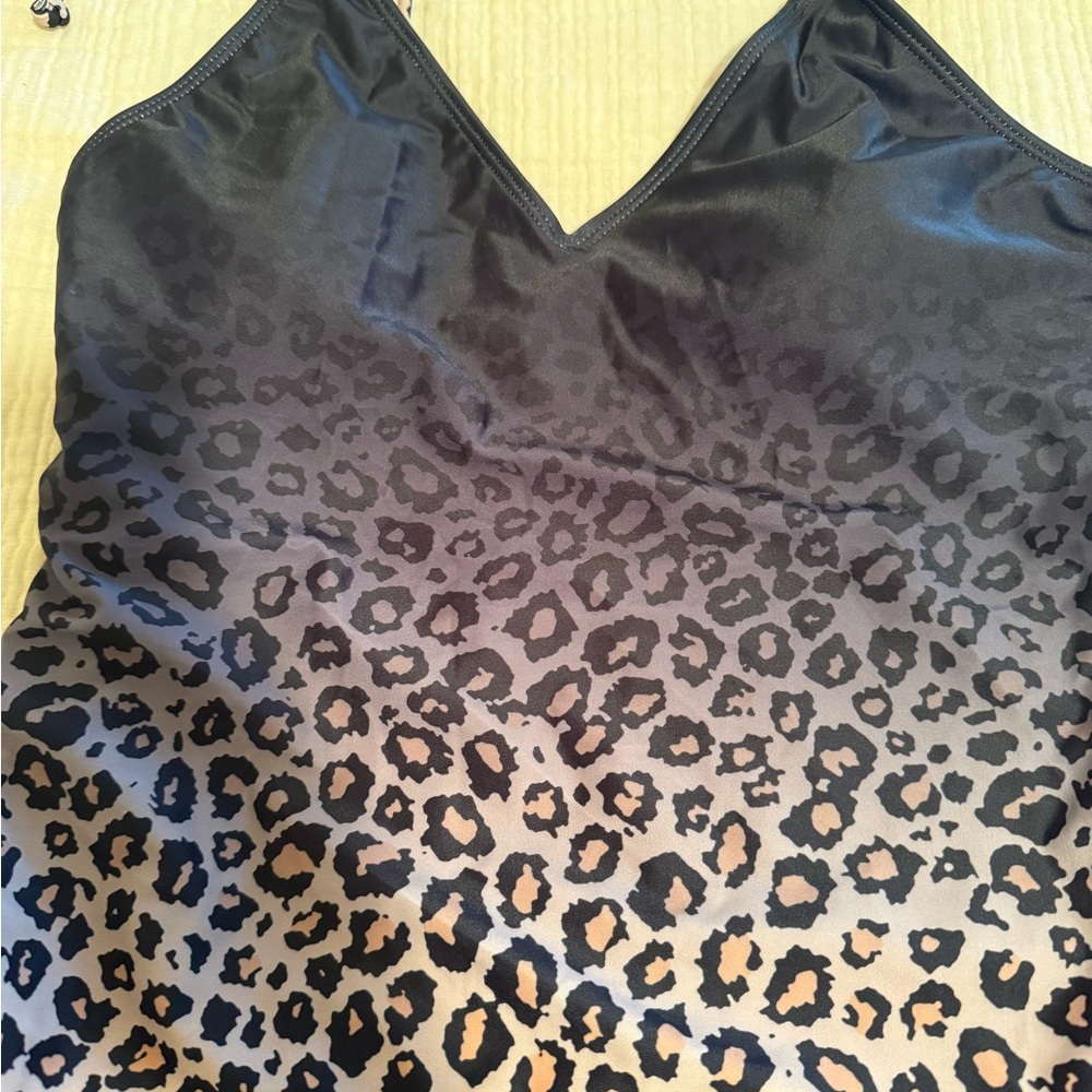 NWT fade/cheetah print/padded bra/ties at shoulder one piece swimsuit. Size L - Picture 5 of 5